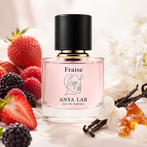 Fraise Cachée berries and vanilla concept